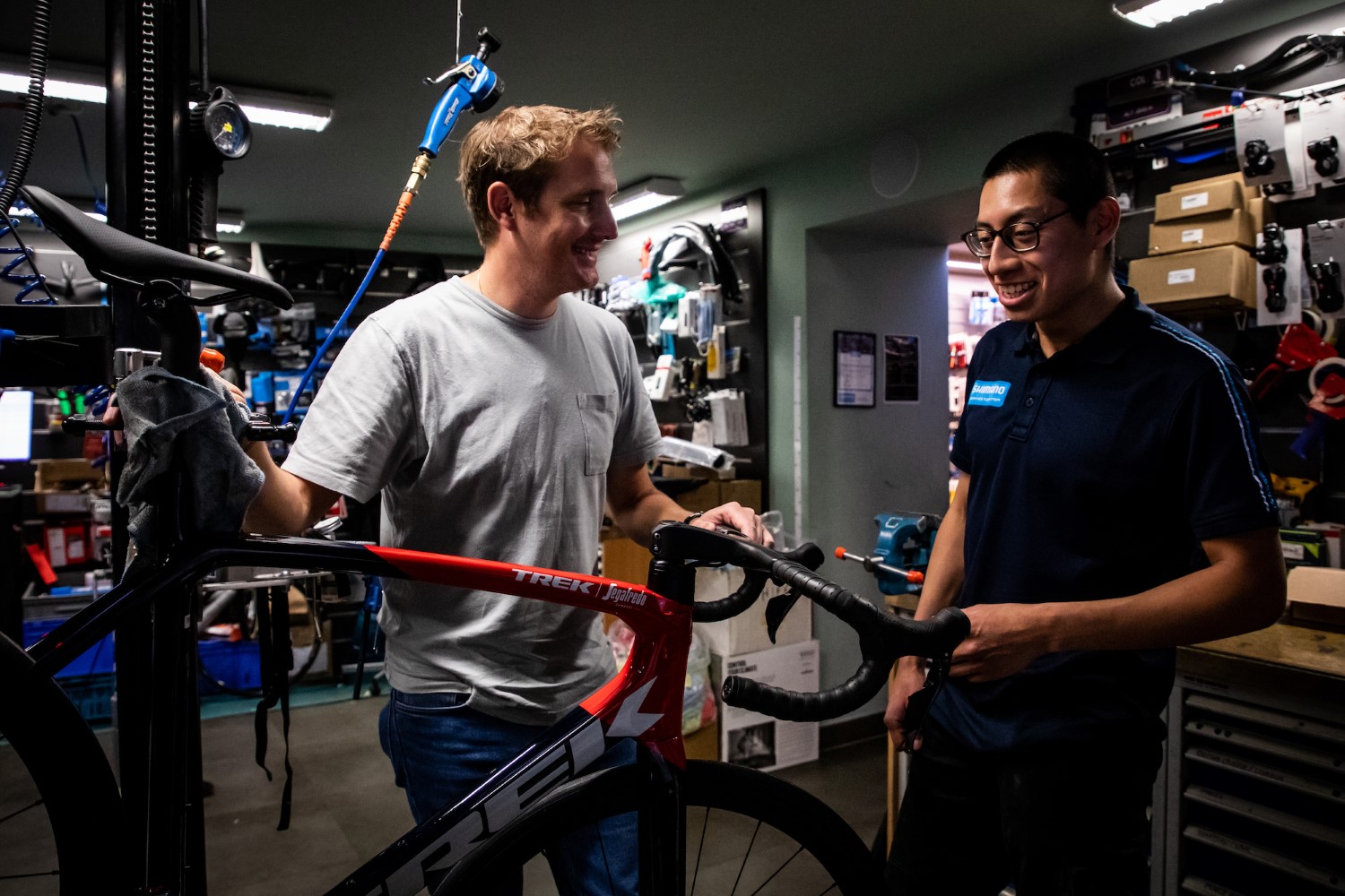 Andy Schleck and mechanic