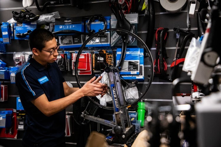 Mechaniker in der Werkstatt