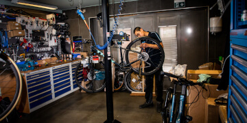 Seven factors that influence how often your bike needs a service | Shimano  